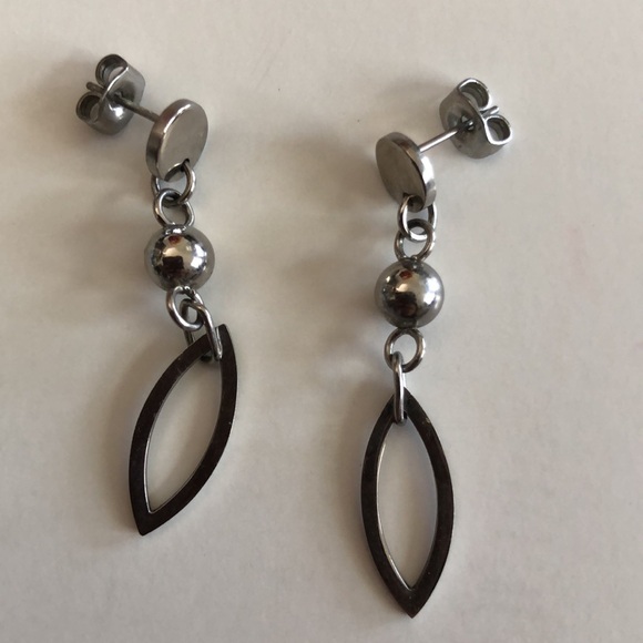 Stainless Steel Jewelry Bundle includes 2 Necklaces and 1 Pair Earrings - Picture 8 of 8